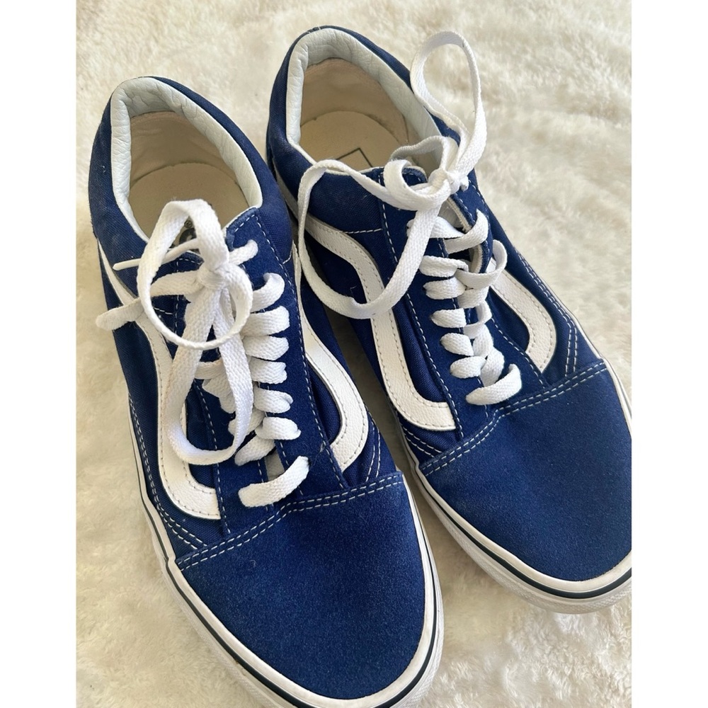 Women’s Classic Old Skool Vans blue and white sneakers